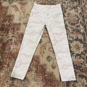 Lilybod High Rise 7/8 White Camo Leggings, Size Small